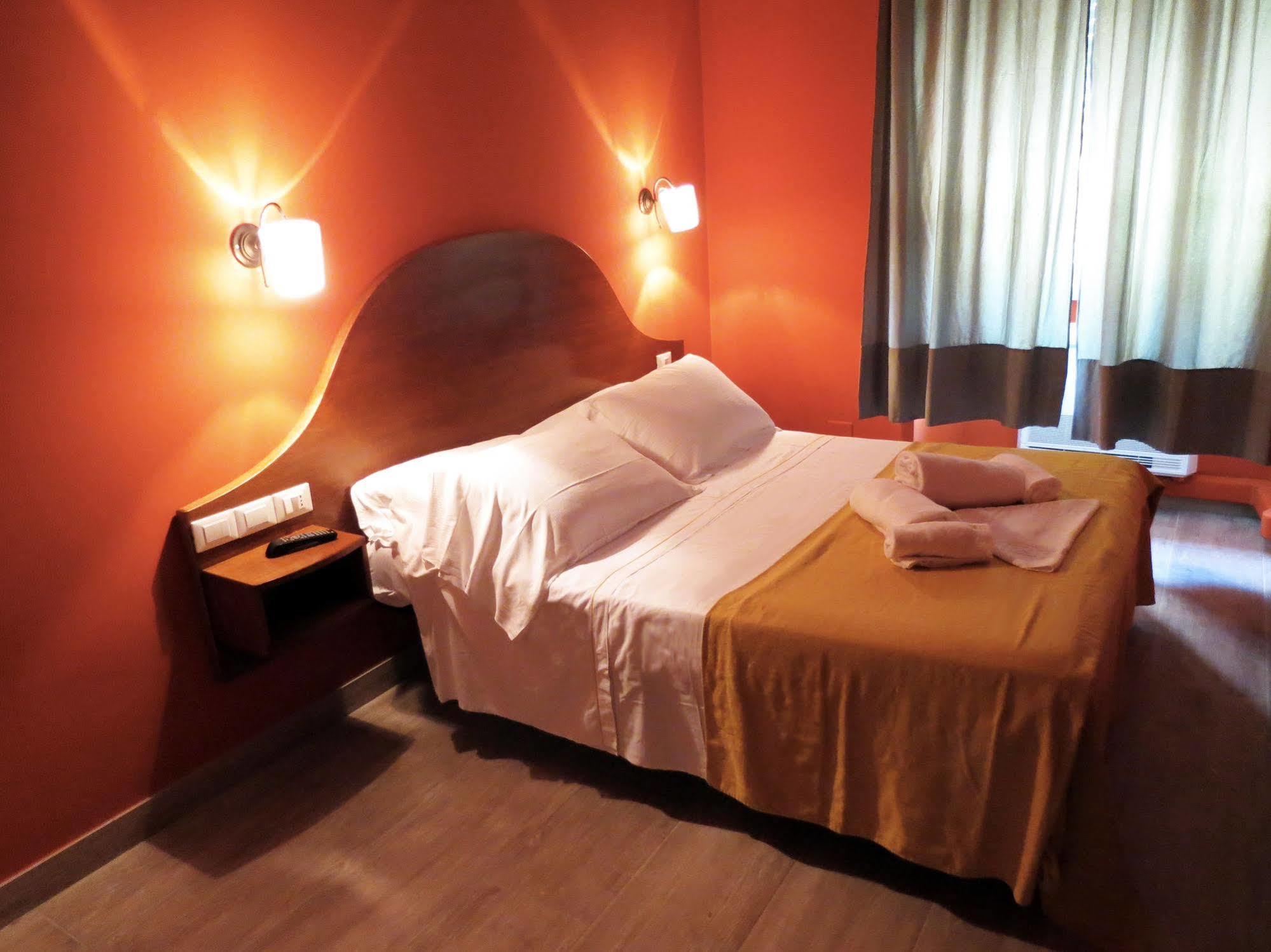 Pensione Paradise โรม ภายนอก รูปภาพ